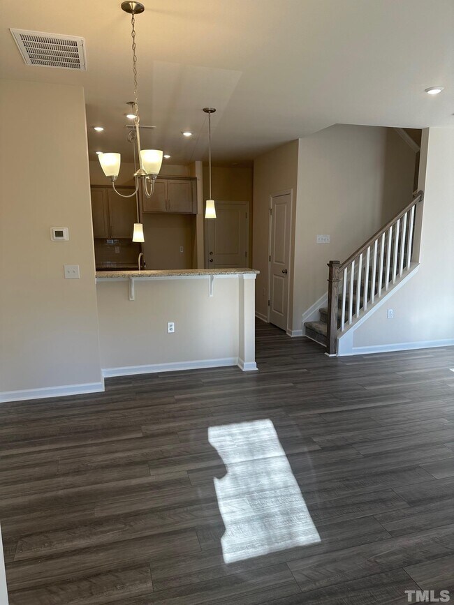 Building Photo - 240 Ribbon Rail St