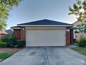 Building Photo - Darling Home in Keller ISD! READY FOR MOVE...