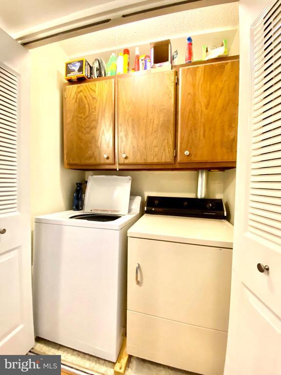 Building Photo - 5200 Hilltop Dr