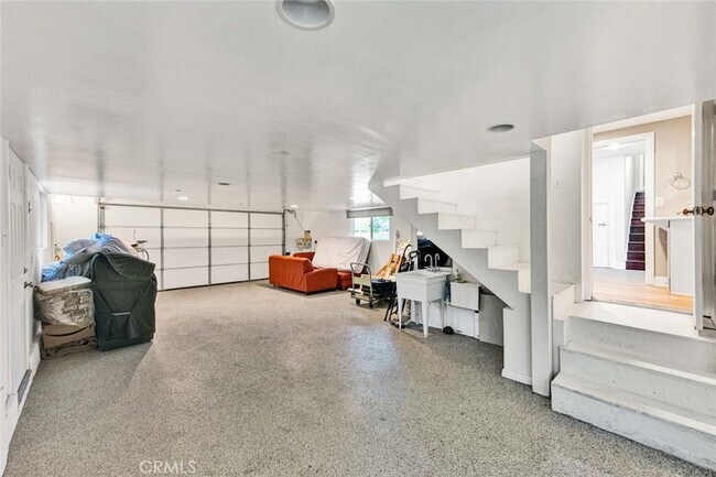 Building Photo - 3921 Calle Real