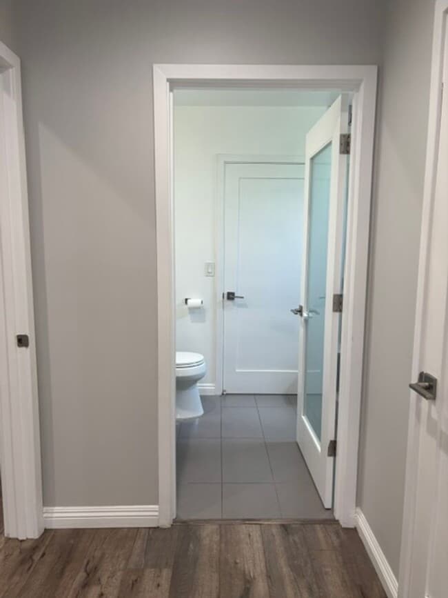 Building Photo - Remodeled 3 Bed 3 Bath House with Jacuzzi ...