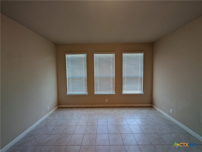 Building Photo - 1330 Ace Ranch St