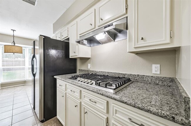 Building Photo - 5347 Lincoln Green Dr