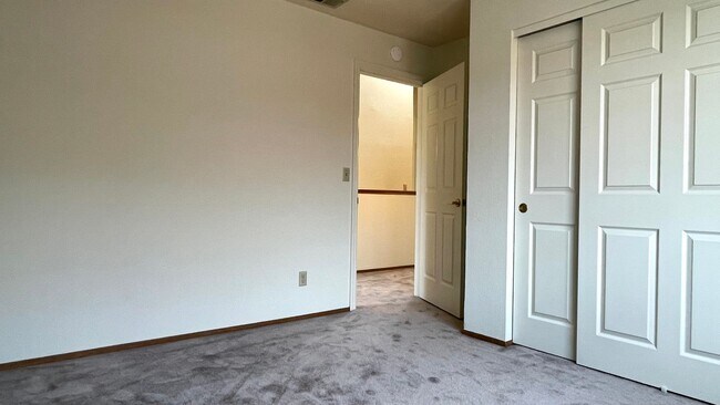 Building Photo - 4BD/2.5BA - Clean, Spacious 2-story Near Lake Almaden