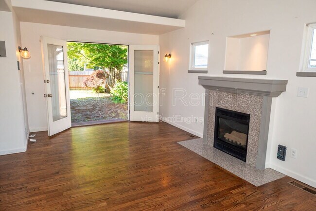 Building Photo - 4840 N 8th St