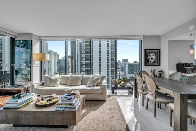 Building Photo - 460 NE 28th St