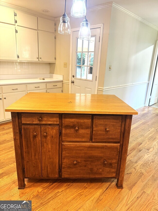 Building Photo - 535 Pierce Ave