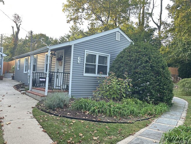 Primary Photo - 23 West Dr