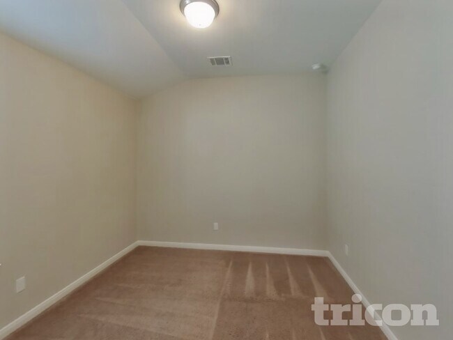 Building Photo - 13618 Paxton Blvd