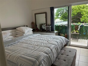 Building Photo - 1020 SW 4th St