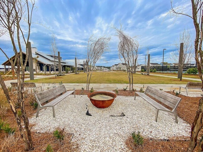 Building Photo - 396 Ripple Park Dr