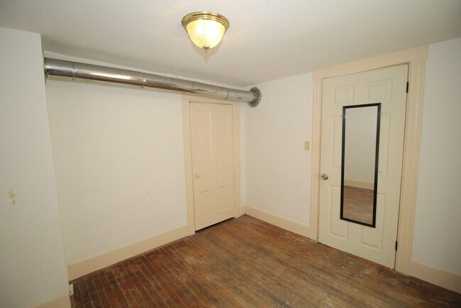 Building Photo - 71 Ash St