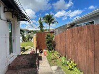 Building Photo - 2215 SW 47th St