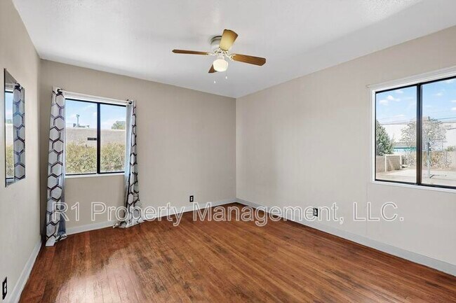 Building Photo - 165 Hilton Ave NW