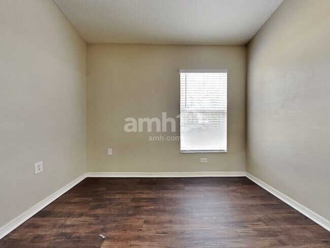 Building Photo - 4735 Roundview Ct