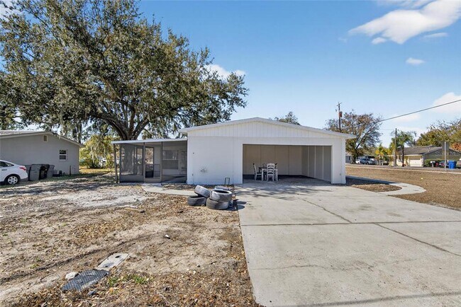 Building Photo - 311 NE 5th St