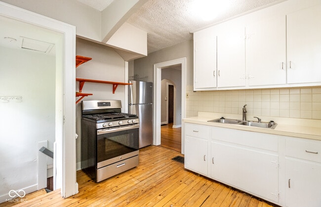Building Photo - 5144 Winthrop Ave