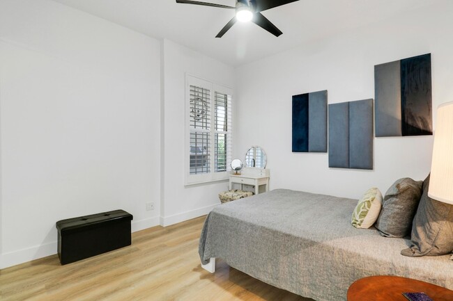 Building Photo - 387 Kelsey Park Dr