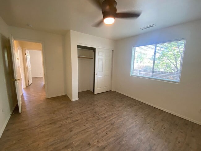 Building Photo - 2045 Sequoia Dr