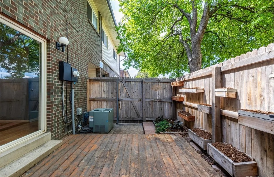 Patio - 8023 Wolff St