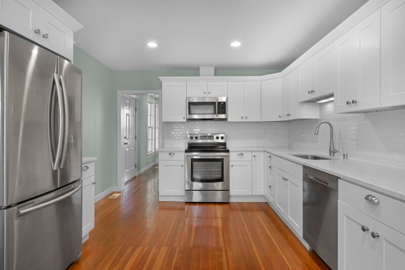 Building Photo - 915 11th St
