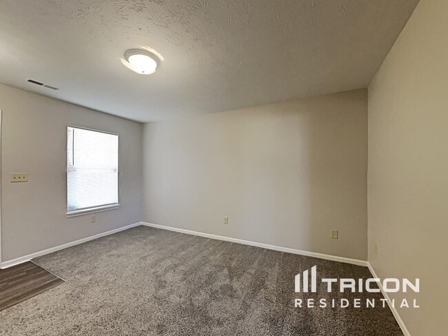 Building Photo - 114 Thistle Wood Dr