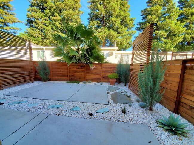 Building Photo - Contemporary Greenhaven Home with Private Backyard & Smart Features
