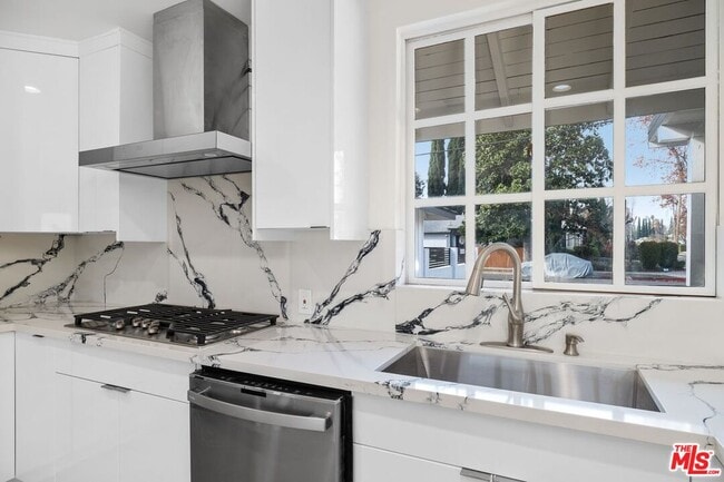 Building Photo - 6266 Etiwanda Ave