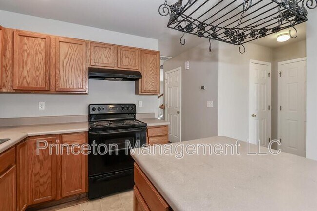 Building Photo - 153 Marakery Rd