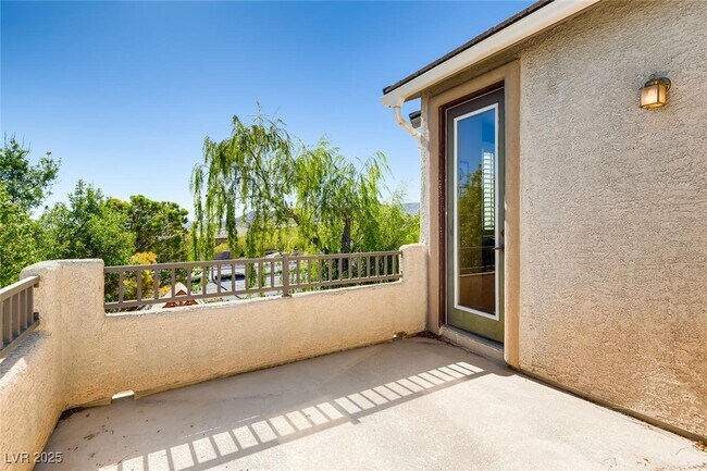 Building Photo - 11797 Golden Moments Ave