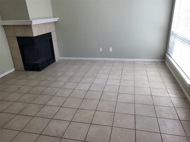 Building Photo - 3506 Cove View Blvd