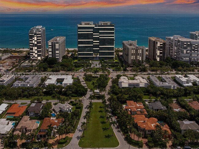 Building Photo - 10203 Collins Ave