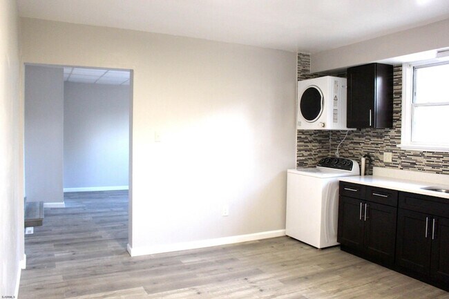 Building Photo - 104 Minnetonka Ave