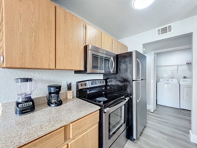 Building Photo - Westwood Boulevard, Orlando, FL 32821 - 1 BR 1 BA condo