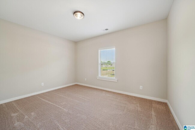 Building Photo - 152 Kings Wy