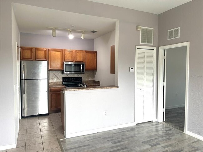 Building Photo - 6137 Metrowest Blvd