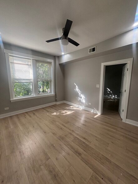 Building Photo - 3850 W Hirsch St