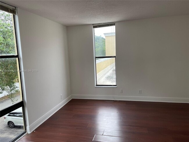 Building Photo - 2961 SW 87th Ave