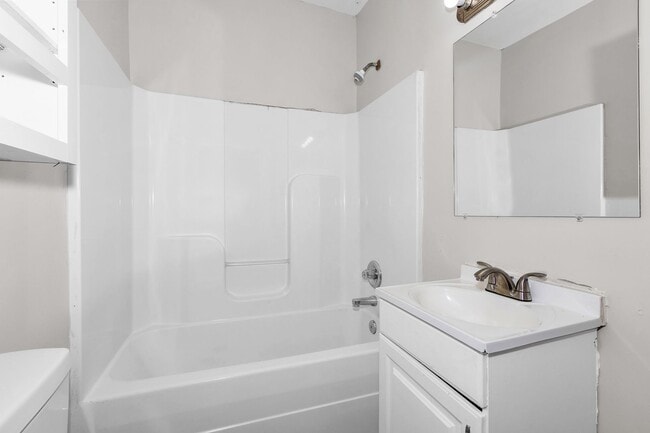 Building Photo - Cute 1 bedroom in Old Towne! Section 8 Acc...