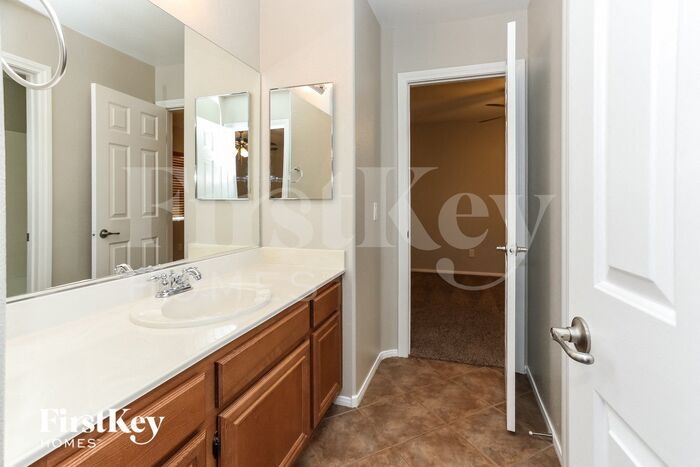 Building Photo - 9448 Biroth Ct