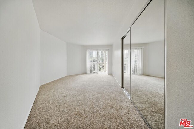 Building Photo - 5744 Oak Bend Ln