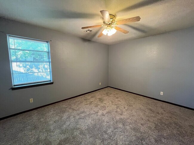 Building Photo - 39th Street Duplex