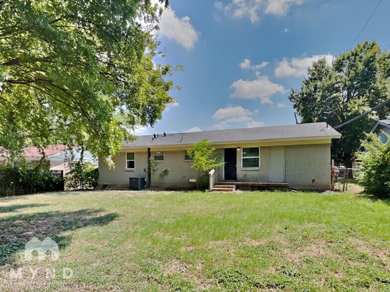 Building Photo - 1309 E Anthony St