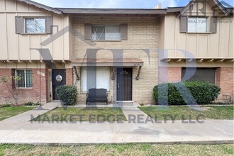 Building Photo - 2Bed/1.5Bath Townhome at Glendale/43rd Ave! $399 MOVE-IN SPECIAL! Ready for Immediate Move-In!