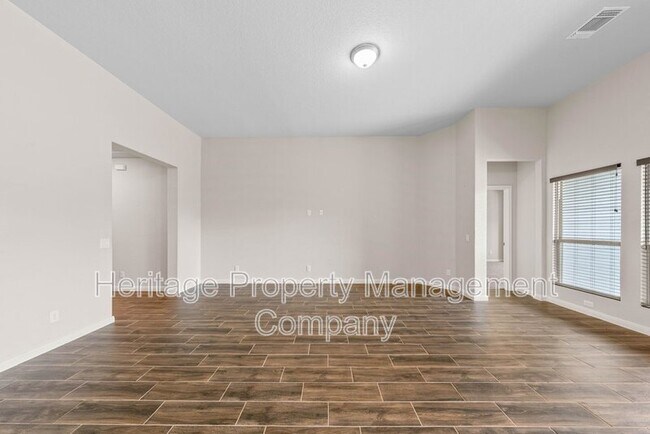 Building Photo - 148 Sambar Main