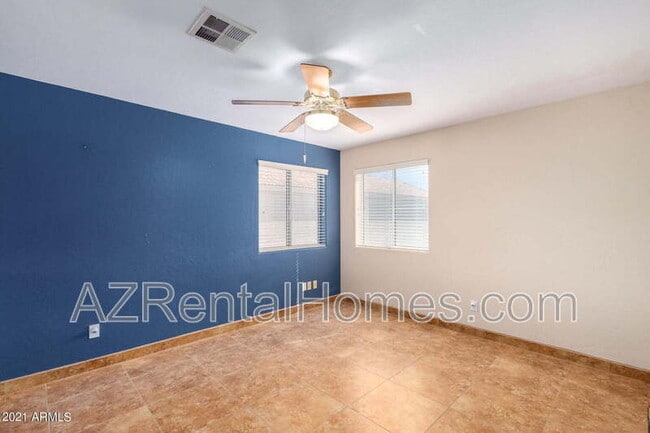 Building Photo - 3618 N Santiago Cir