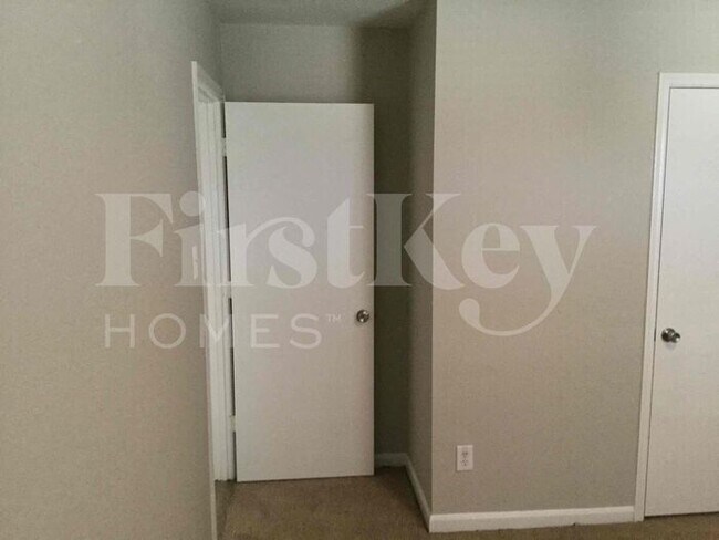 Building Photo - 8118 White Arbor Ct