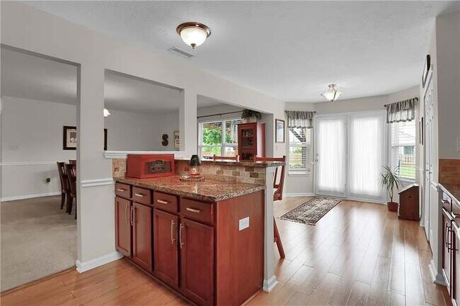 Building Photo - 7803 Edgemanor Ct