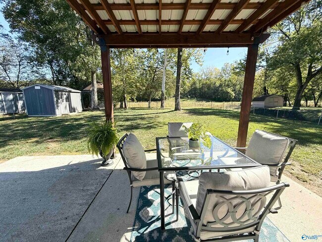 Building Photo - 9742 Wallwood Dr SE