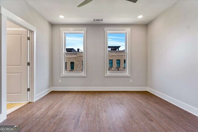 Building Photo - 1028 Robert Smalls Wy